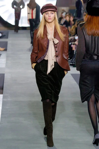 Look 32